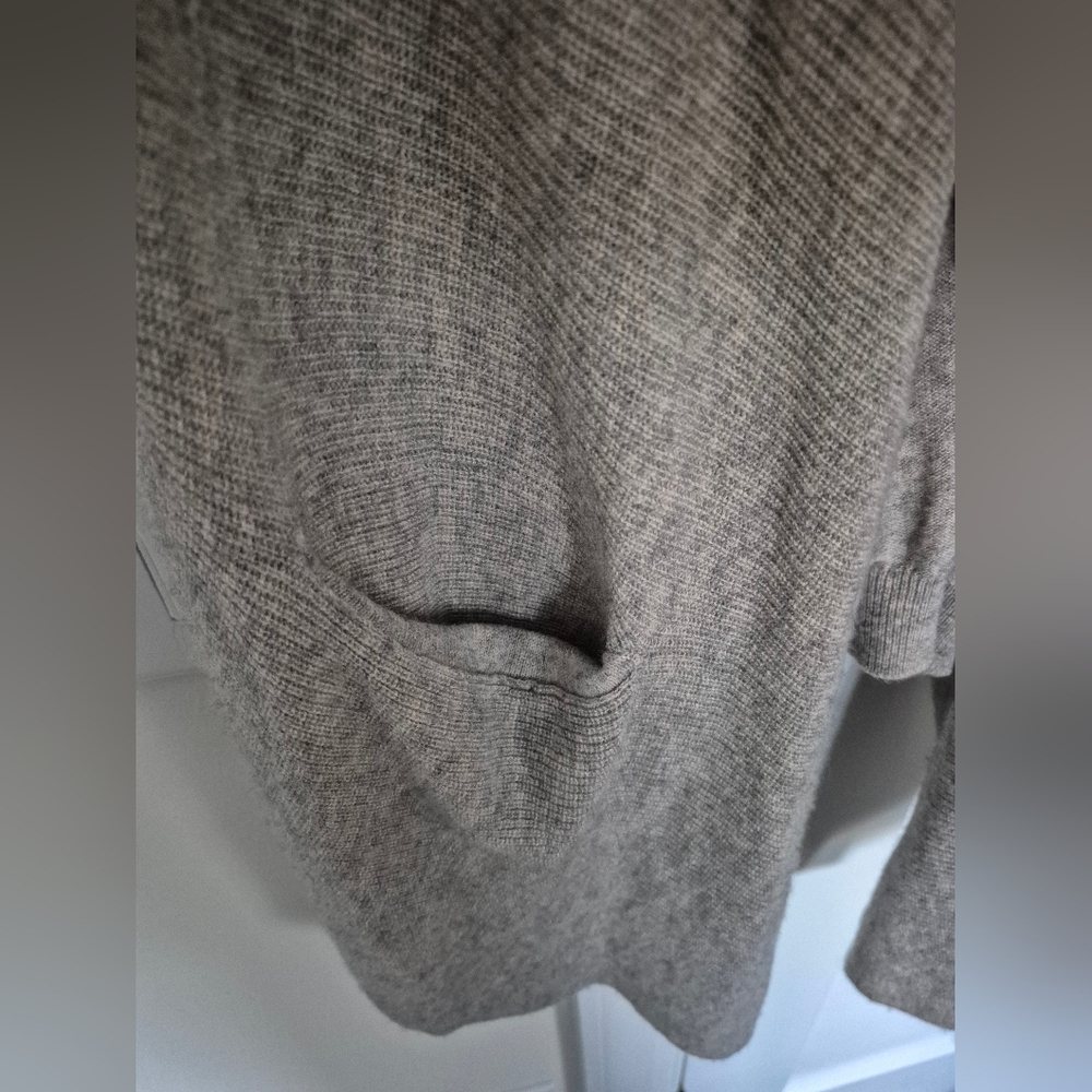 Vince Sweater Gray Wool & Cashmere Cardigan Vest Sleeveless Open Front Size XS - Picture 4 of 8